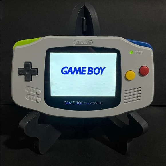 Gameboy Advance Famicom Custom LCD Mod. - Picture 2 of 10